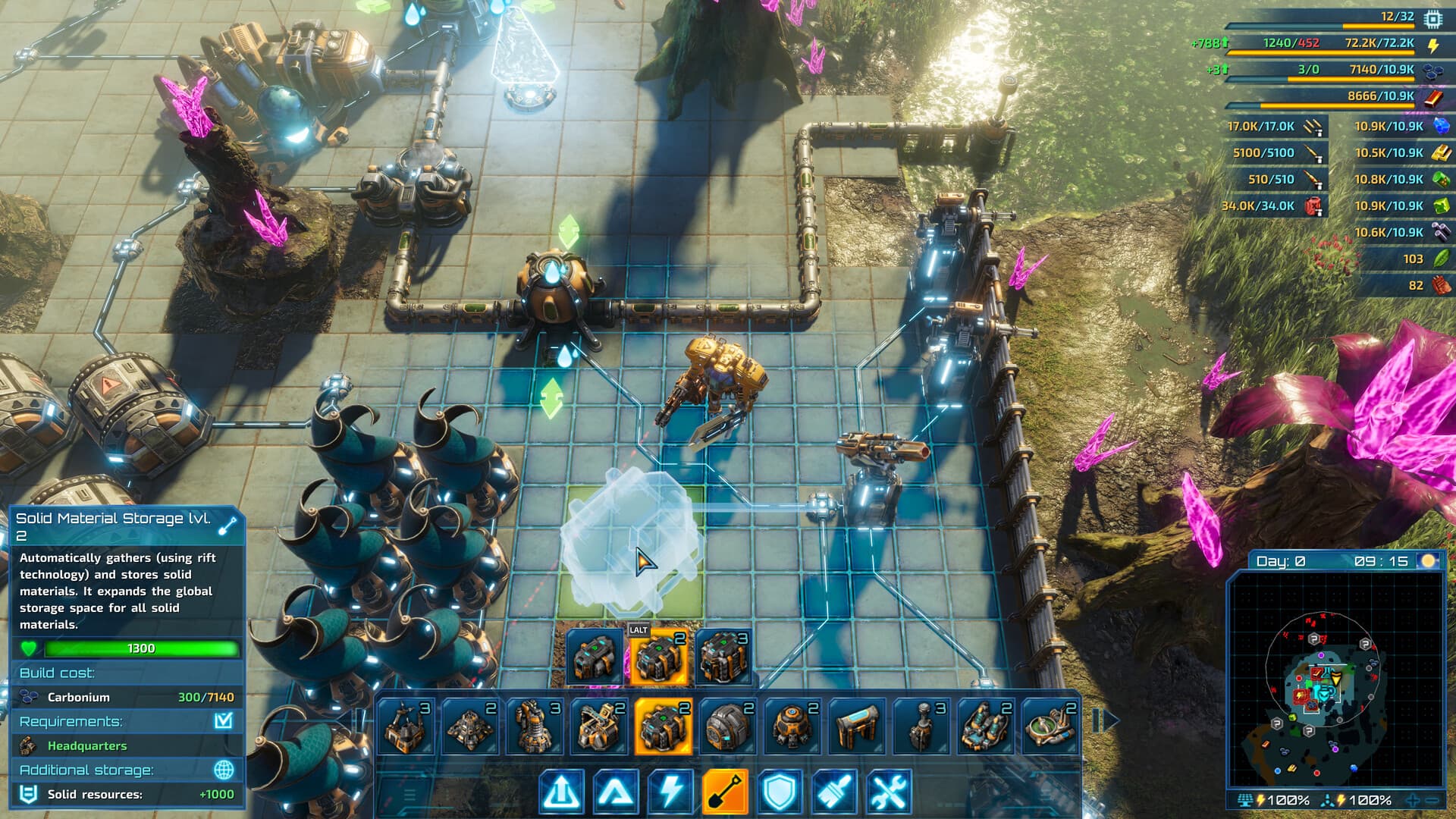 Die Bauoberfläche von The Riftbreaker zeigt die Vorschau eines Materiallagers der zweiten Stufe neben einem Mech, Rohren und Verteidigungsmauern.